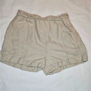 Aritzia Wilfred Free Short.  Cream. Size M